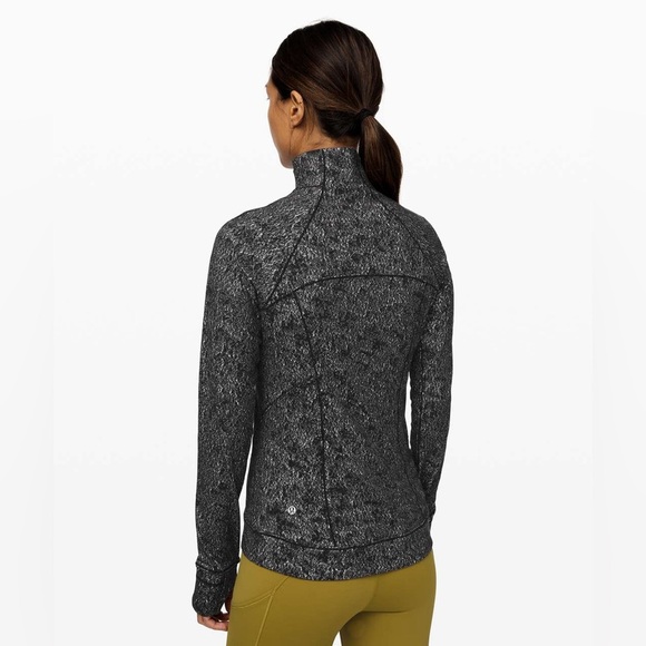 LULULEMON | Outrun the Elements 1/2 Zipper - Picture 2 of 16